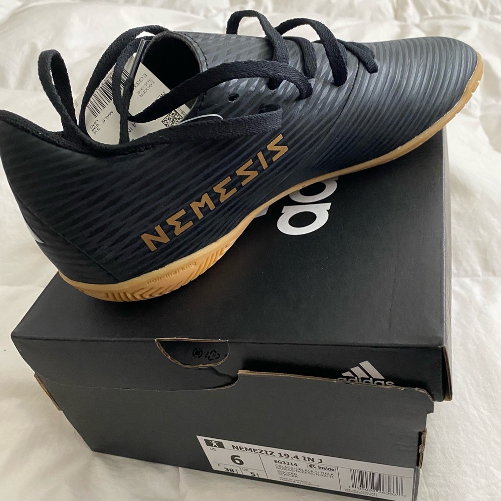 Adidas Nemeziz Black Indoor soccer shoes US Size 6, F 38 2/3, UK 5 1/2